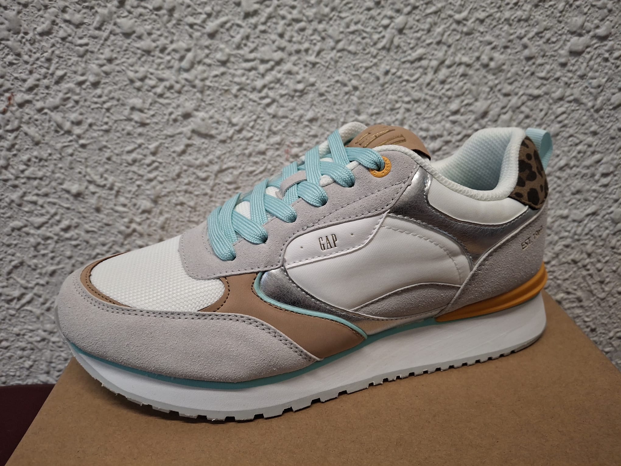 Wonder Spirit City white